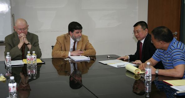 斯坦福大学教授约翰·刘易斯和罗伯特·卡林访问中心并做讲座2.JPG 斯坦福大学教授约翰·刘易斯和罗伯特·卡林访问中心并做讲座2.JPG